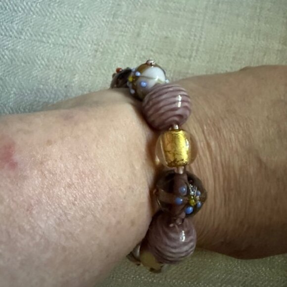 Beautiful Papyrus Brand Mauve/Gold Beaded Bracelet - Picture 6 of 6